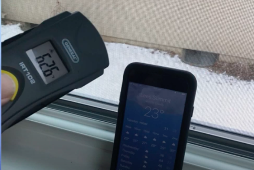 Triple pane window measurement during winter. The measurement shows 62 degrees